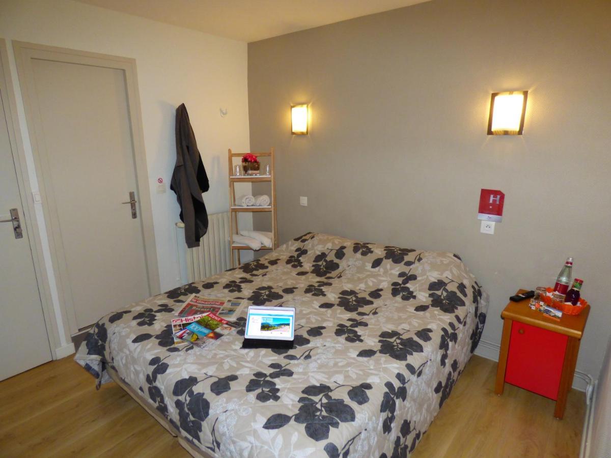 Auberge Des Avenieres เลซาวีแนร์ ภายนอก รูปภาพ