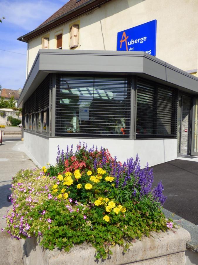 Auberge Des Avenieres เลซาวีแนร์ ภายนอก รูปภาพ